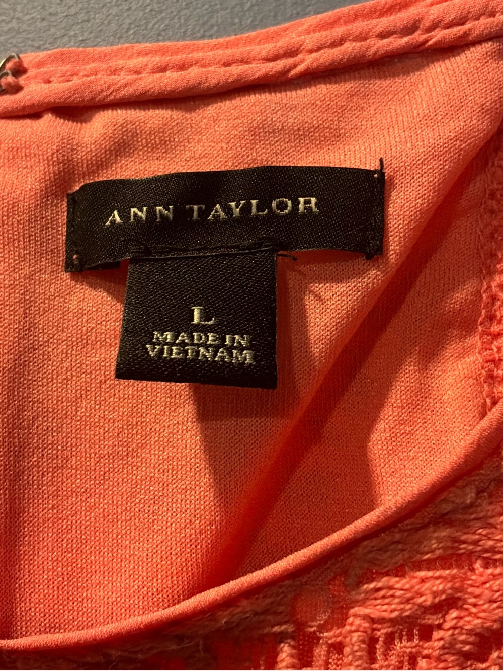ANN TAYLOR Coral Lace Tank Top - Picture 2 of 6